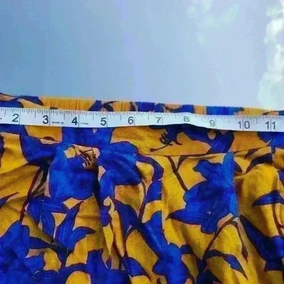 90s HIGH  WAISTED SHORTS - Picture 3 of 4